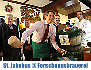 Starkbieranstich Sankt Jakobus Blonder Bock 2012 @ Forschungsbrauerei am 2.3.2012 (©Foto: Martin Schmitz)